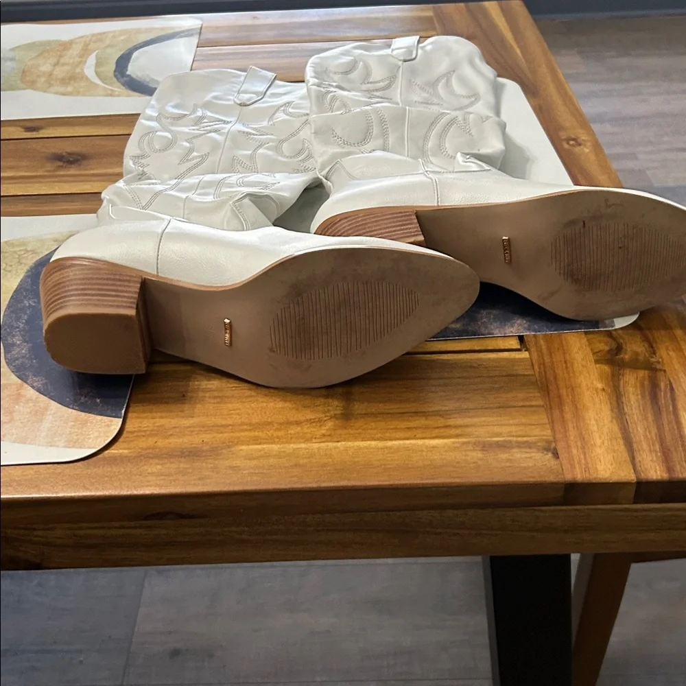 Billini White Urson Cowboy Boots - Picture 2 of 6